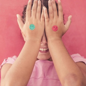 Gomets Apli 12791 temáticos caras smiley removibles 3 hojas 144 unidades